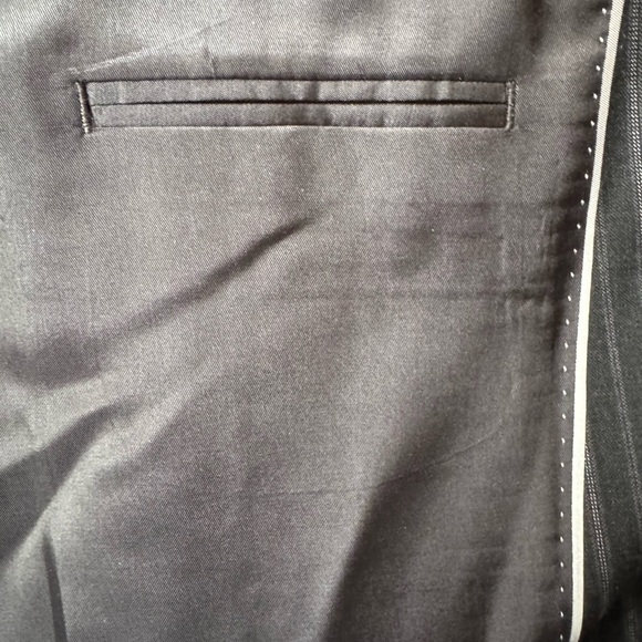 Perry Ellis Charcoal Gray w/Pinstripe 2 Button Close Suit Jacket 46 Reg - Picture 16 of 16